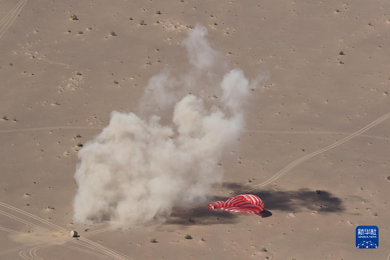 China anuncia sucesso da missão espacial tripulada de Shenzhou-12