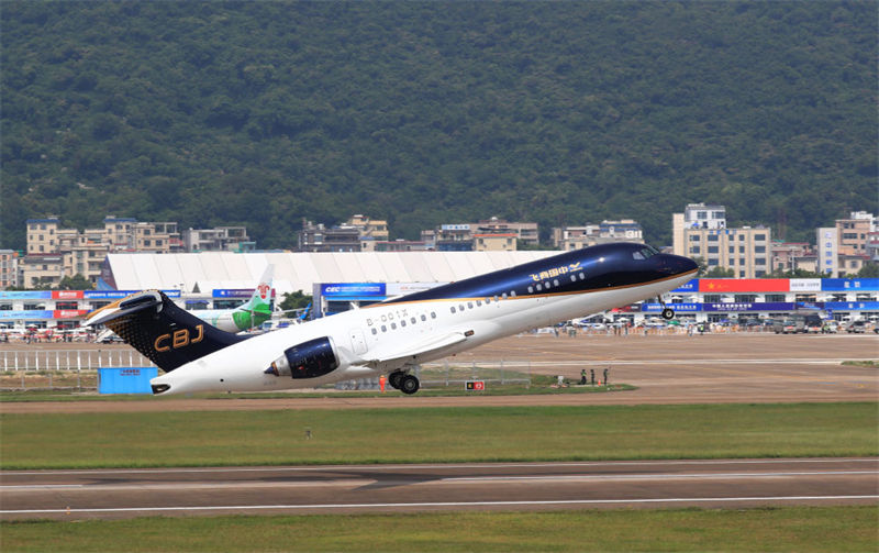 13º Show Aéreo da China é inaugurado em Zhuhai
