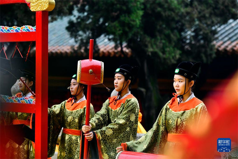 Qufu: cerimônia realizada em homenagem a Confúcio 