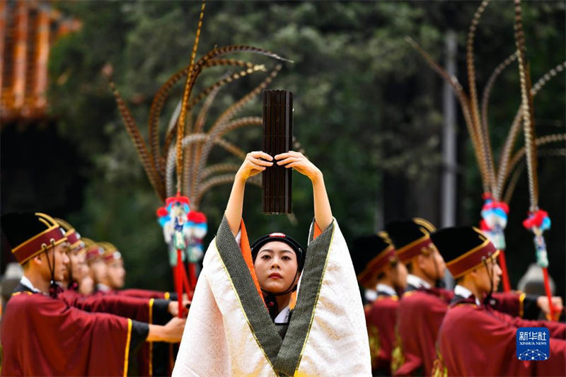 Qufu: cerimônia realizada em homenagem a Confúcio 