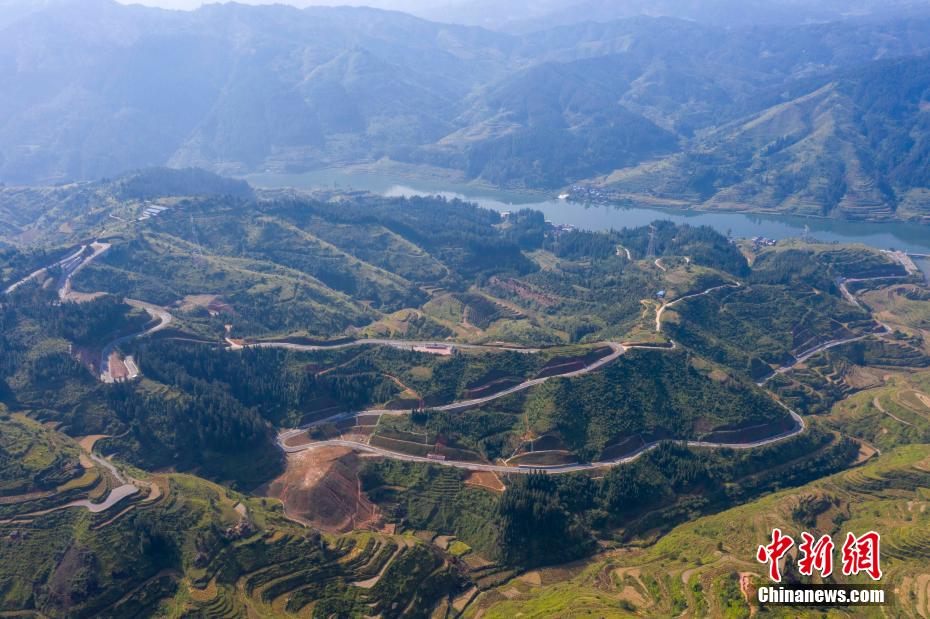 Guizhou: rodovia de turismo ajuda na revitalização rural 