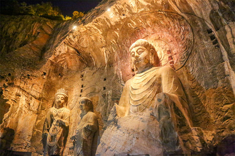 Henan: Grutas de Longmen atraem visitantes