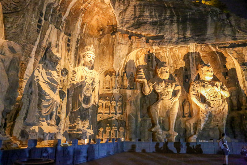 Henan: Grutas de Longmen atraem visitantes