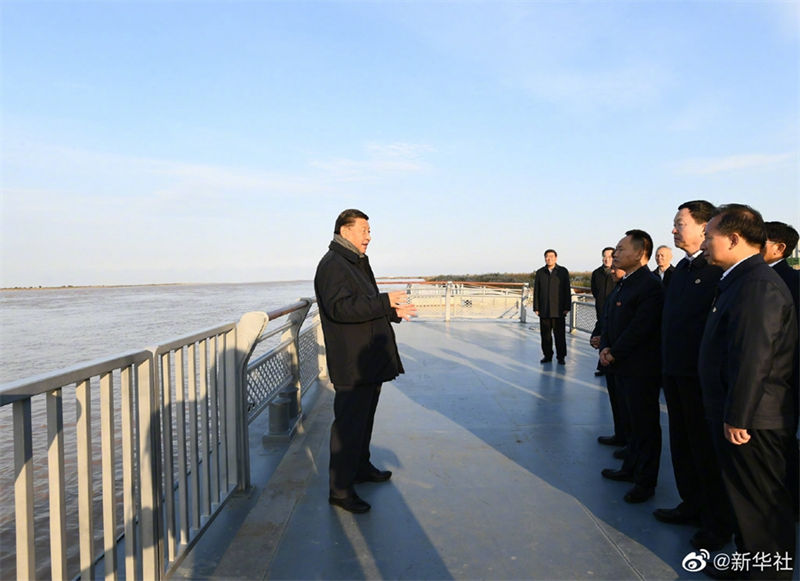 Xi inspeciona estuário do Rio Amarelo