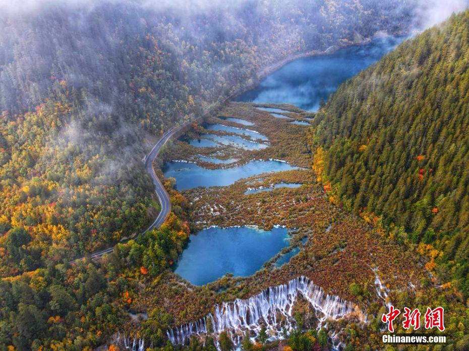 Galeria: outono revela o colorido de Jiuzhaigou, sudoeste da China