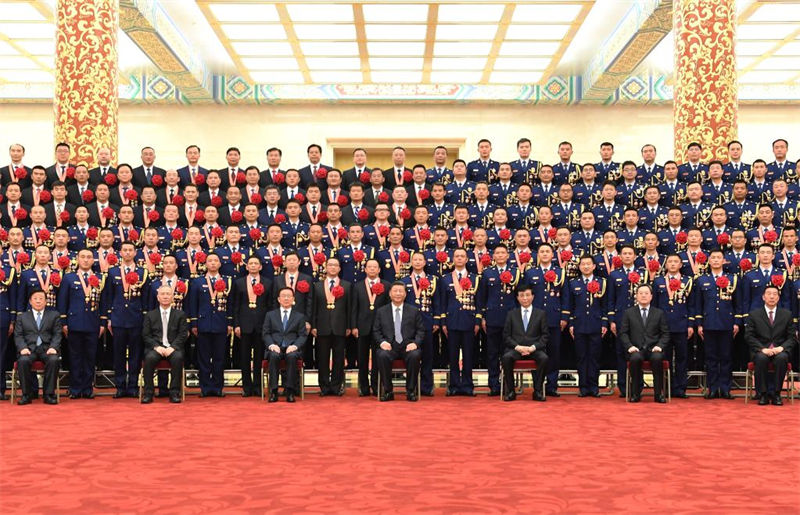 Xi Jinping reúne-se com modelos nacionais na gestão de emergências e guardas leais no combate a incêndios