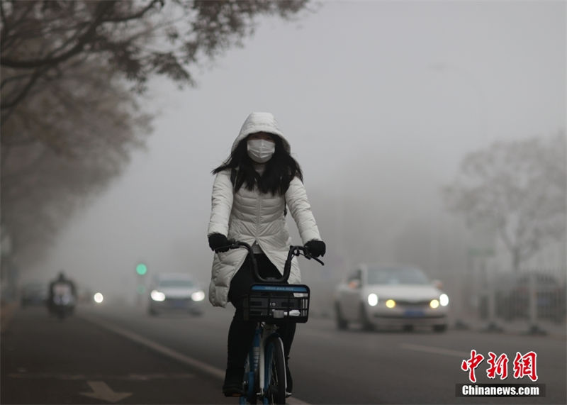 China: muitos lugares sofrem com denso nevoeiro 