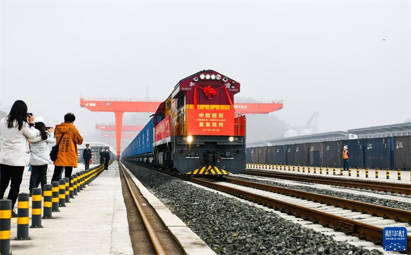 Guizhou, na China, lança seu primeiro serviço direto de trem de carga China-Europa