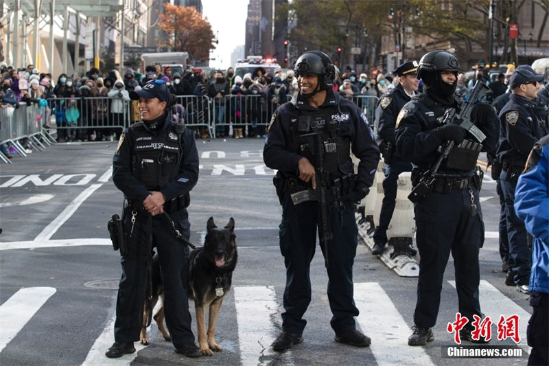 EUA: desfile de Dia de Ação de Graças é realizado em Nova York 