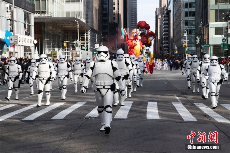 EUA: desfile de Dia de Ação de Graças é realizado em Nova York 