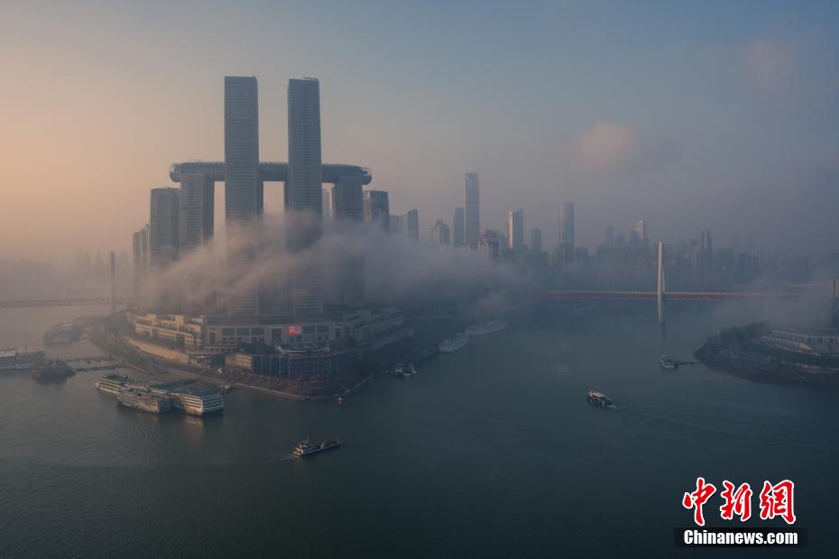 Galeria: Chongqing envolta pelo nevoeiro matinal