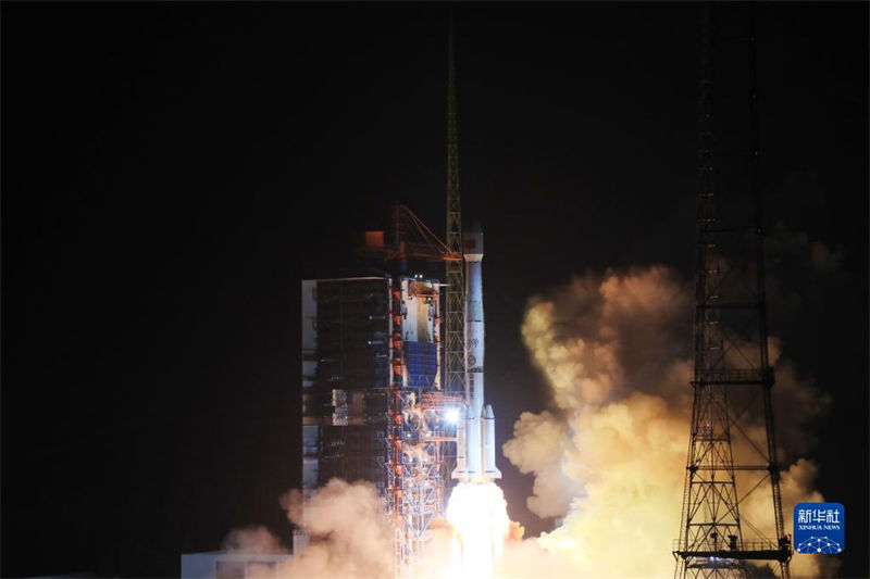 China lança novo satélite com sucesso