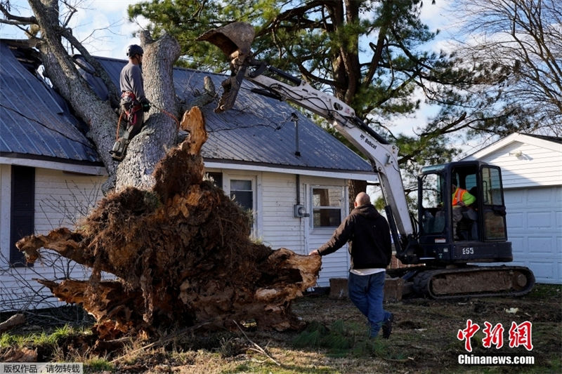 EUA: tornados em Kentucky causam 'trauma indescritível' 