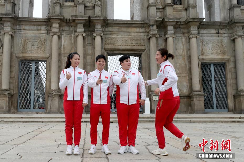 Delegação de atletas olímpicos do continente chinês visita Ruínas de São Paulo em Macau