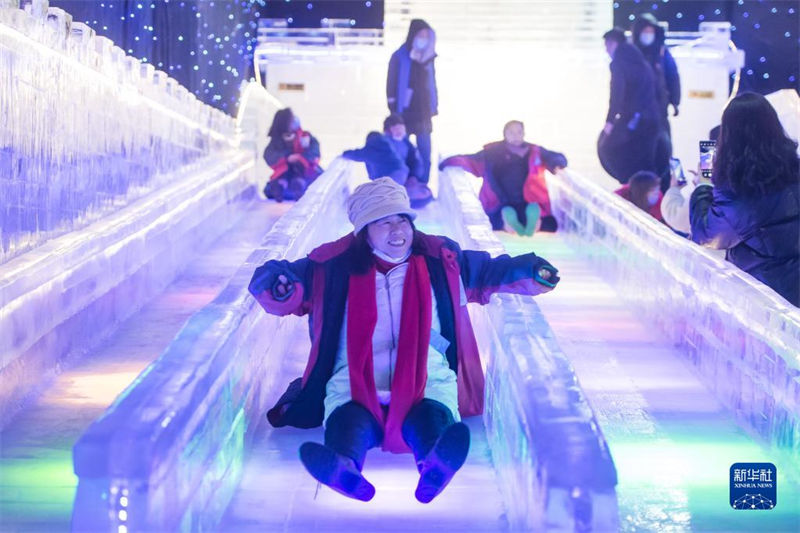 8º Festival Nacional do Gelo e da Neve é inaugurdo em Wuhan