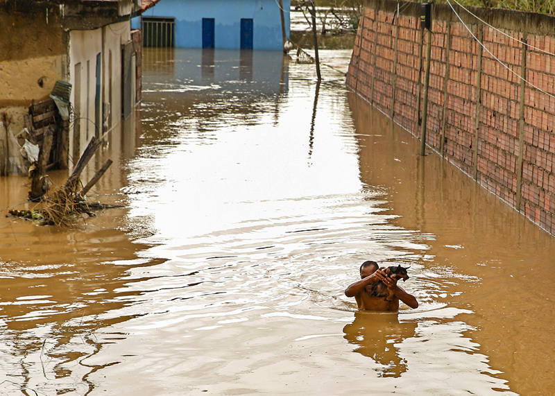 Brasil: inundações mataram 18 pessoas, 72 cidades entraram em estado de emergência