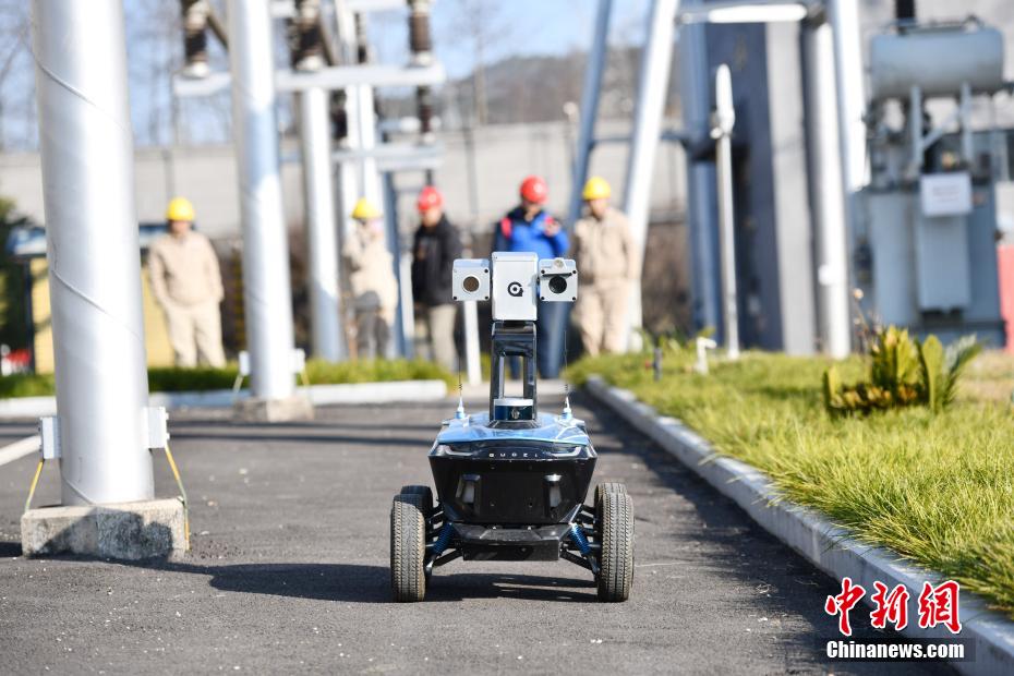 Sichuan: subestação de 500 kV operada por robôs inteligentes  