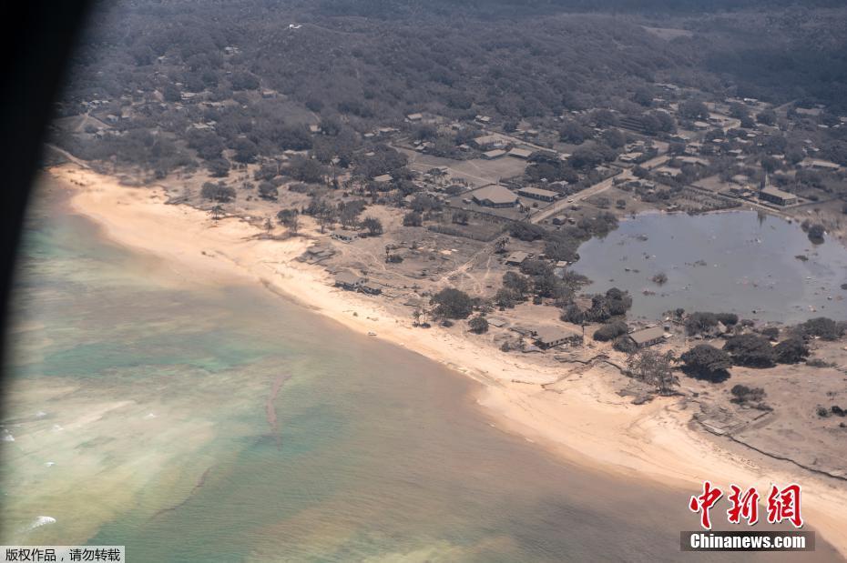 Tonga: cinzas vulcânicas cobrem ilha após erupção de vulcão