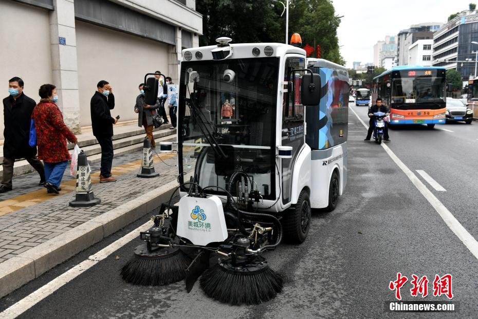 Varredor de estradas de inteligência artificial utilizado em Fuzhou