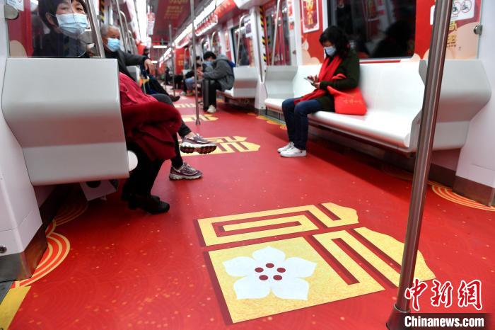 Metrô de Fuzhou inaugura vagão com temática 