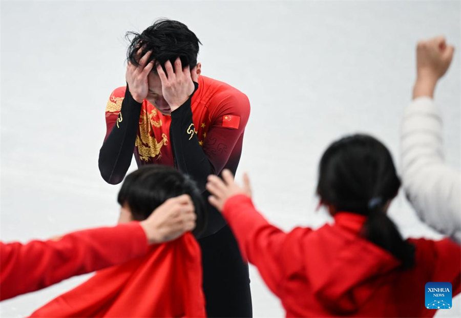 Beijing 2022: patinador chinês Ren Ziwei ganha ouro na patinação de velocidade de pista curta de 1000m masculino