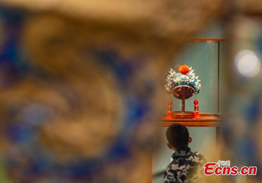 Exposição de artesanato tradicional chinês é inaugurada em Beijing
