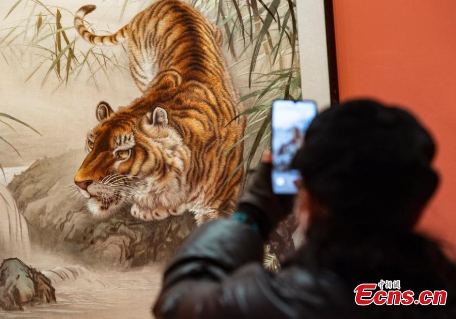 Exposição de artesanato tradicional chinês é inaugurada em Beijing