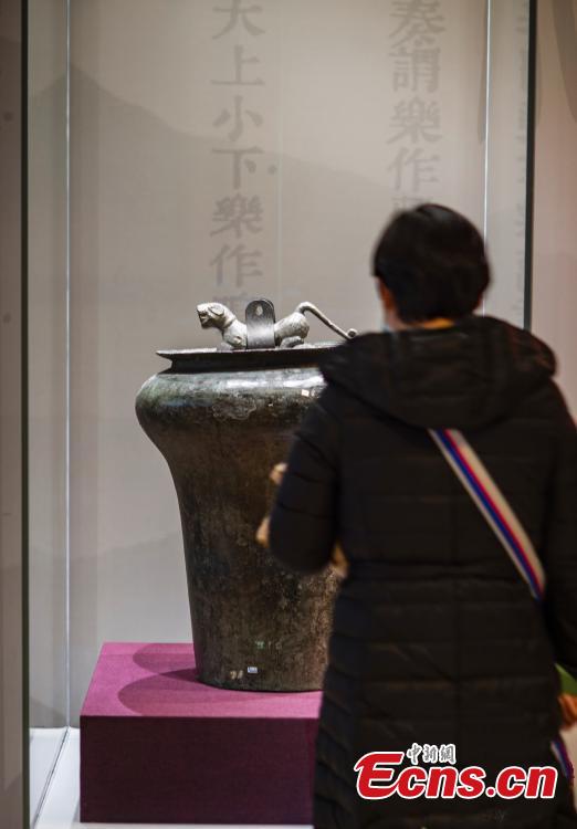 Exposição de artesanato tradicional chinês é inaugurada em Beijing