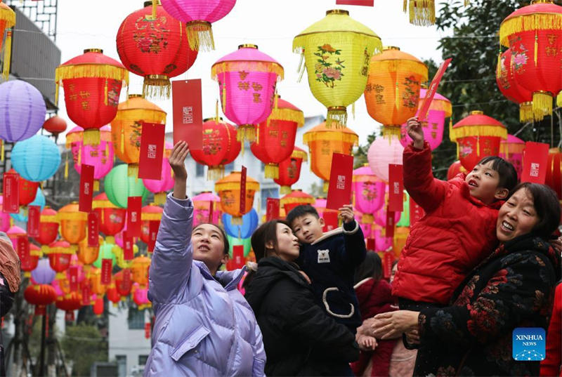 China realiza vários eventos para celebrar o próximo Festival das Lanternas