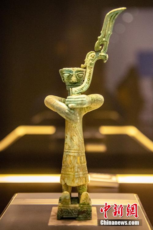 Sichuan:“máscara de bronze” de Sanxingdui está oficialmente à disposição do público