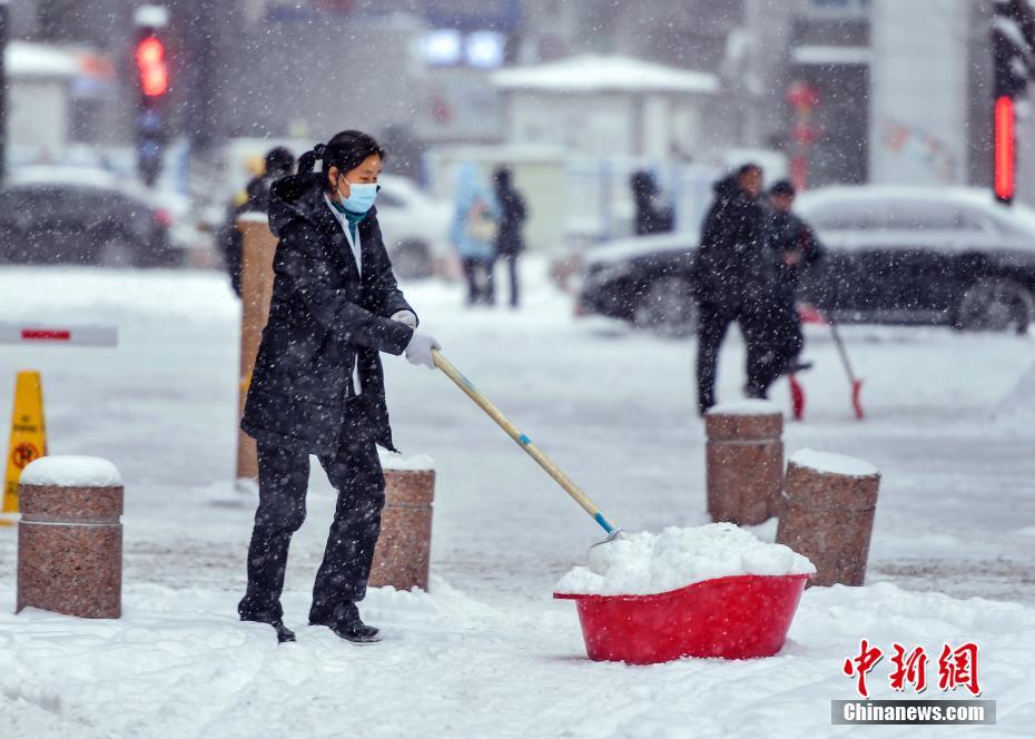 Xinjiang: queda de neve em Urumqi