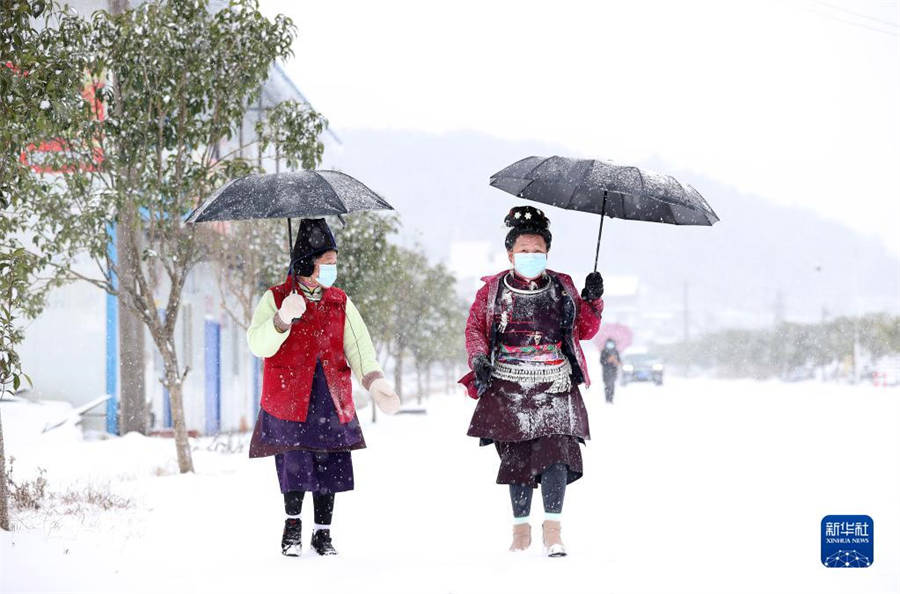 Sul da China recebe chuva e neve generalizada