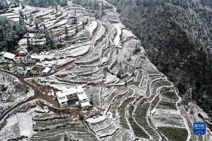 Sul da China recebe chuva e neve generalizada