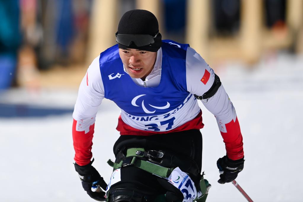 Liu Zixu conquista primeira medalha de ouro da China no biatlo nos Jogos Paralímpicos de Beijing 2022