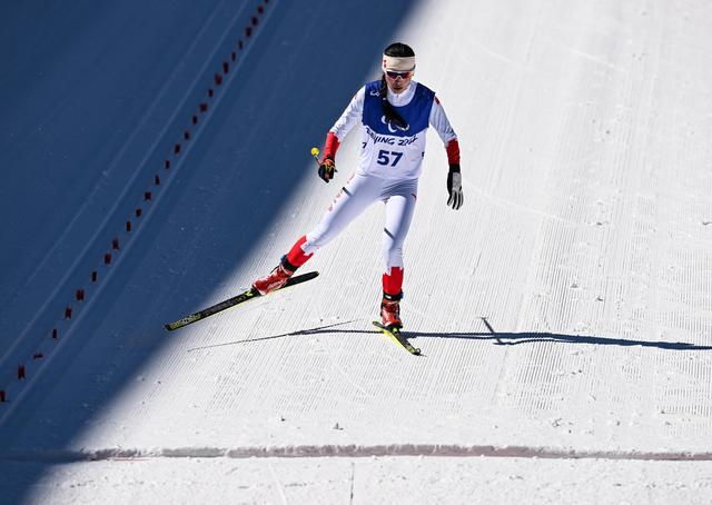 Chinesa Guo Yujie ganha ouro no revezamento de pé feminino do biatlo dos Jogos Paralímpicos de Beijing 2022