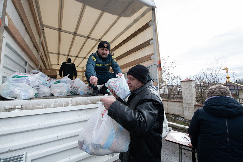 Rússia envia ajuda humanitária à região de Donbas