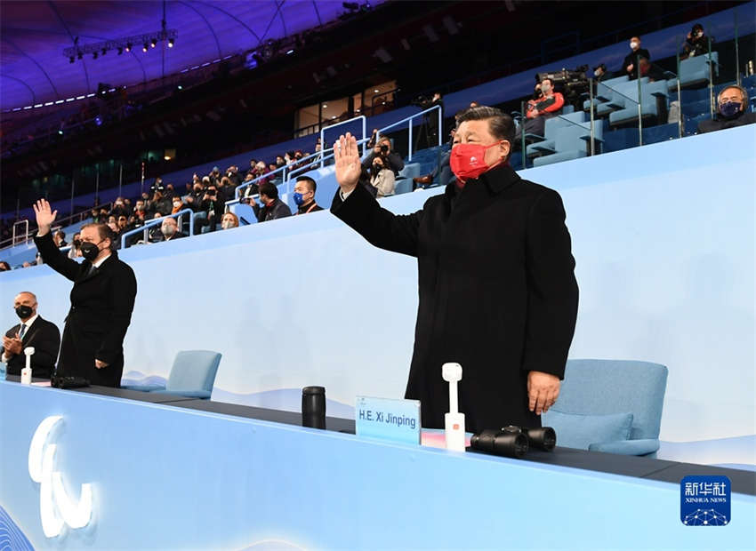 Xi Jinping participa da cerimônia de encerramento dos Jogos Paralímpicos de Inverno de Beijing