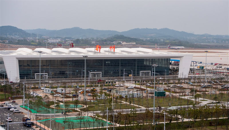 Primeiro aeroporto de carga da China completa teste de voo do cargueiro aéreo