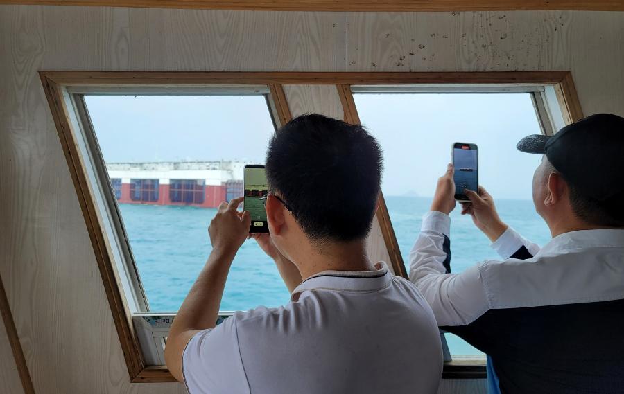 Primeira instalação de piscicultura semi-submersível em mar é instalada em Hainan