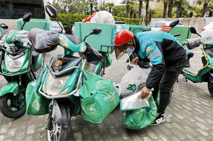 Shanghai protege subsistência dos residentes sob gerenciamento de fechamento 