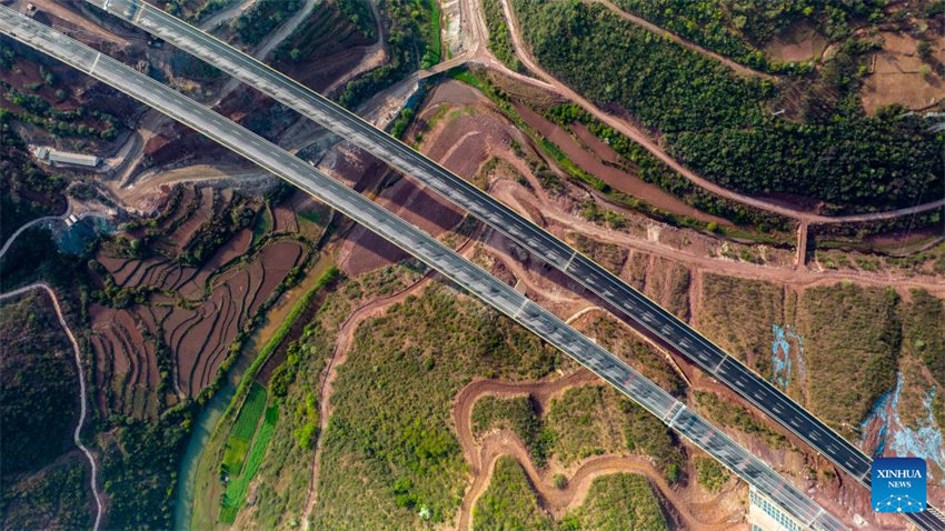 Nova via expressa Chuxiong-Dali foi aberta ao tráfego em Yunnan