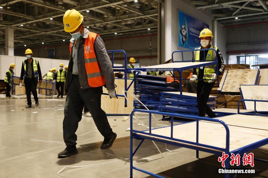 Shanghai acelera construção do hospital de campanha do Centro Nacional de Exposições