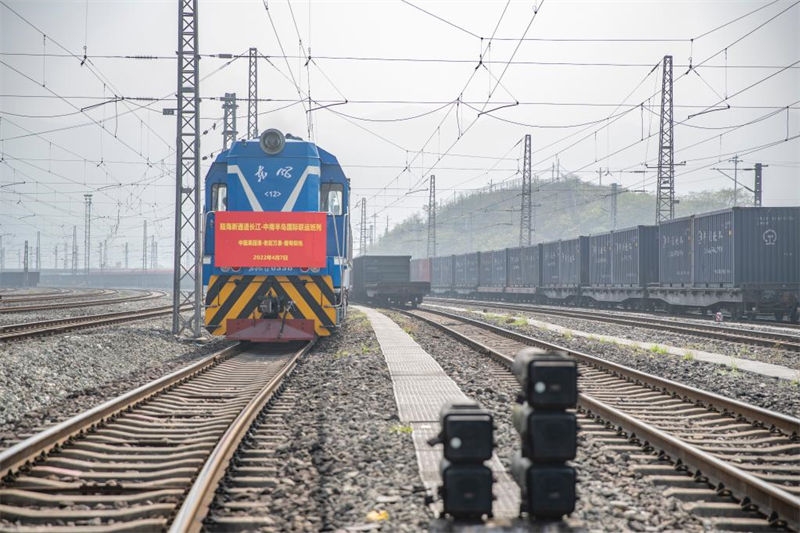 Lançado novo serviço de transporte terrestre-marítimo internacional para Península Indo-China