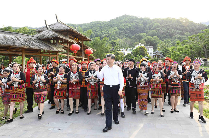 Xi Jinping inspeciona Wuzhishan em Hainan