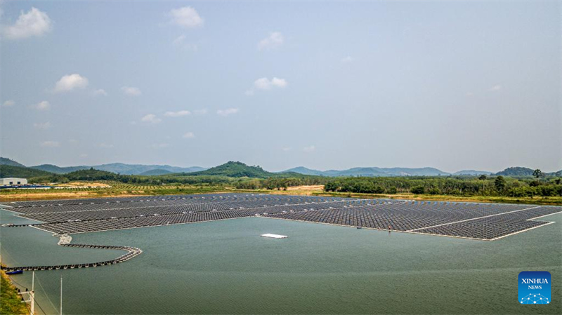 Tailândia: projeto solar flutuante na província de Rayong é construído com apoio da Huawei