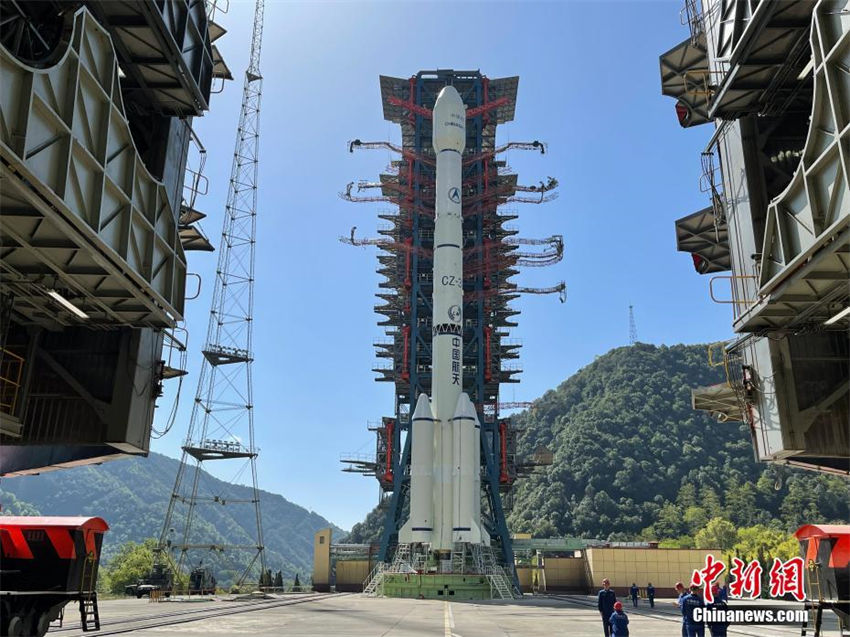 China lança satélite Zhongxing-6D