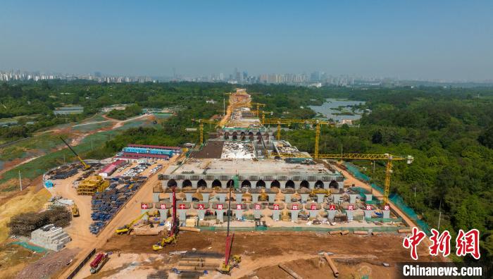 Construção do trecho Chengdu da ferrovia de alta velocidade Chengdu-Zigong está em andamento