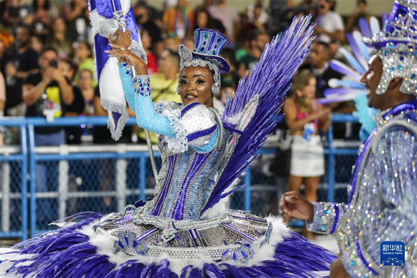 Brasil: desfile de carnaval é realizado fora de época no Sambódromo do Rio de Janeiro