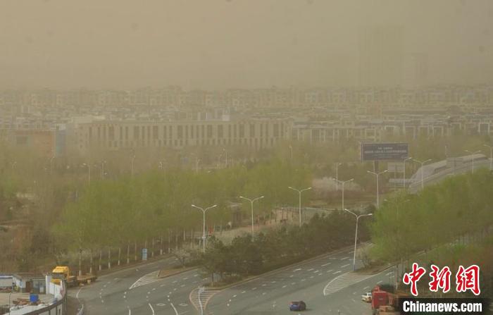 Tempestade de areia atinge nordeste da China