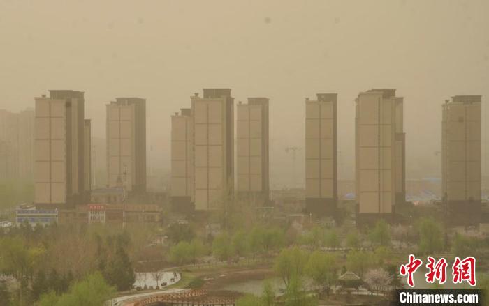 Tempestade de areia atinge nordeste da China